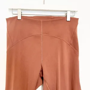 Lululemon InStill‎ Tight Size 10 Ancient Copper SmoothCover Pilates Sporty Yoga thumbnail 5