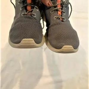 Women’s Nike‎ Roshe One Trainers size 10 in grey thumbnail 4