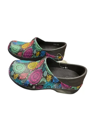 Crocs Work Dual Comfort wms paisley multicolored slip on clogs sz 6W SKU 10-124 thumbnail 5