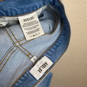 Agolde Toni Mid Rise Straight in‎ Pristine size 26 skinny distressed light wash thumbnail 10