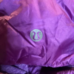 Lululemon Down For A Run Jacket Women’s 6 Purple Hooded Insulated Zip thumbnail 3