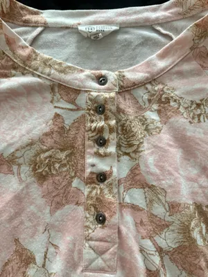 {CANDACE CAMERON BURE} Pink & Cream Vintage Floral Henley Long Sleeve Button Top thumbnail 3