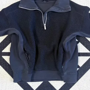 Lululemon Stand Out Sherpa Half Zip Pullover in Black thumbnail 5