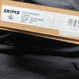 SKIMS Fits Everybody T-Shirt M thumbnail 3