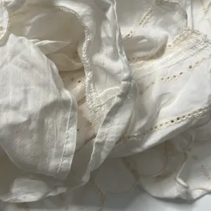 Zara Scalloped Eyelet Relaxed White Shorts Size L thumbnail 5