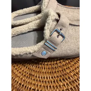 Bzees by LifeStride Womens Oatmeal Tan Faux Fur Lined Buckle Mule Slippers 7.5M‎ thumbnail 2