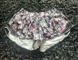 Lululemon Shorts thumbnail 1