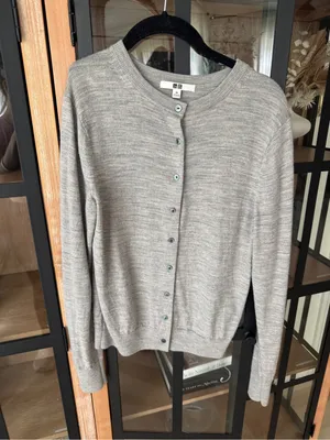 Uniqlo 100% wool cardigan sweater button up heathered gray greige neutral thumbnail 6