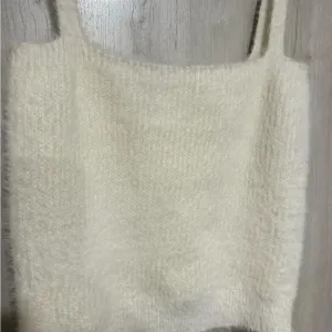 Anthropologie Cream Fuzzy Cropped Sleeveless Tank Willow and Wind‎ thumbnail 2