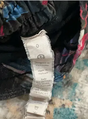 Lululemon Shorts Hotty Hot thumbnail 4