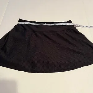 Kyodan‎ black active skorts. Size medium. Preowned in good condition thumbnail 4