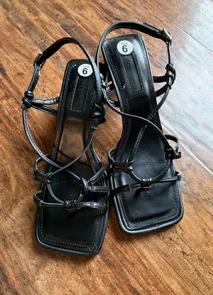 Topshop Black Strappy Block Heel Sandals Size 6 thumbnail 1
