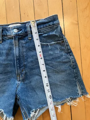 Abercrombie & Fitch 4” Mom Short High Rise Denim thumbnail 5