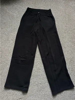 Lululemon Scuba Wide-Leg Pants thumbnail 1