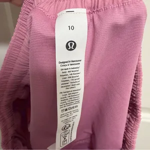 Lululemon Hotty Hot Low-Rise Lined Short 2.5" Pink Frosting Size 10 thumbnail 8