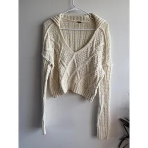 Free People Ivory Cable Knit Hooded V-Neck Cropped Sweater XS OB1234567 thumbnail 2