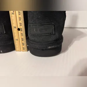 UGG S/N 1016222 black suede winter boots women size 7 thumbnail 5