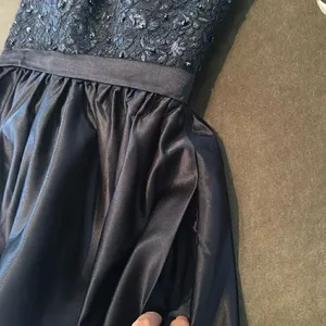 Women’s Blue Full Length Satin Lace Appliqué Party Prom Formal Dress Size 2 NWOT thumbnail 10