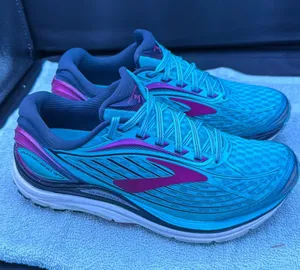 Brooks ascend 4 guiderails thumbnail 1