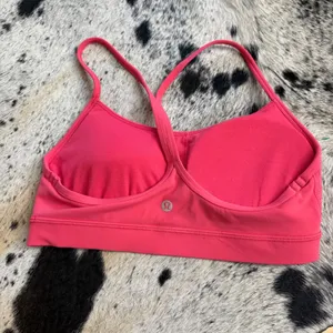 LULULEMON Flow Y Bra Nulu *Light Support A-C Cup Size 8 Sport Bra Pink‎ thumbnail 4