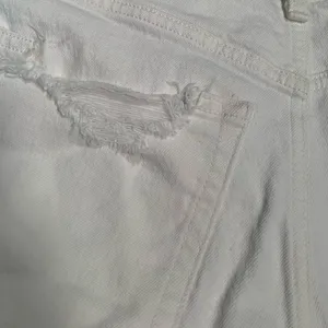 Abercrombie & Fitch the mom short high rise Jean Shorts white thumbnail 10