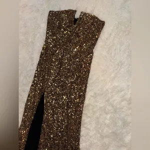 NEW Dress the Population Fernanda Gold Sequin Strapless Gown Sz L thumbnail 6