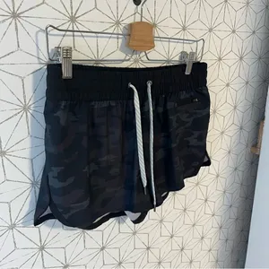 Vuori Clementine Camo Short thumbnail 2