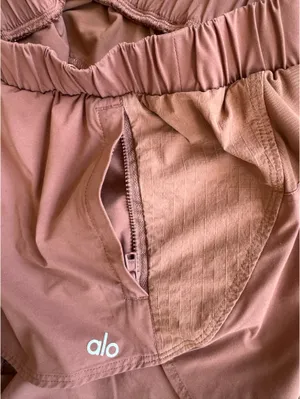 Alo Yoga Shorts thumbnail 3