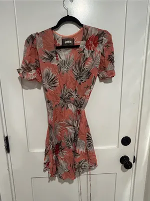 Reformation Pink Lourdes Tropical Print Wrap Dress size medium thumbnail 2