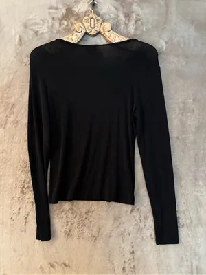 Genevieve Blouse Women’s Black Long Sleeve Crewneck Top Size M thumbnail 2