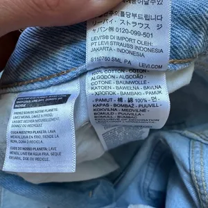 Levi's Women's Cinch Mid-Thigh Shorts Light Wash Size 26 thumbnail 6