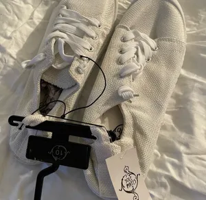 Soulmates Tennis/beach Sneakers NWT Size 10 thumbnail 1