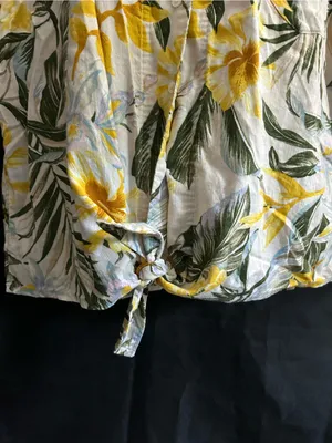 Old Navy Yellow & Green Floral Tie-Front Button Down Top LG thumbnail 6