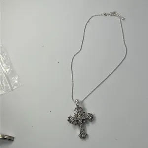 Elegant Silver Cross Pendant Necklace thumbnail 15