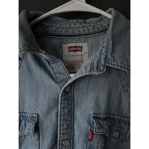Levi's Denim Button-Up Shirt size Large thumbnail 3