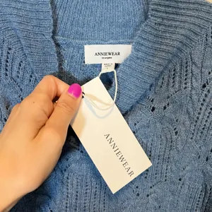 AnnieWear Los Angeles Blue‎ Pointelle Knit Poncho Scalloped Side Tie Sweater L thumbnail 4