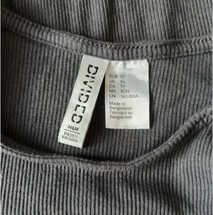 H&M Crop Top thumbnail 3
