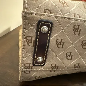 Dooney & Bourke East West Tote Signature Quilt Tan & Brown‎ Stitching EUC thumbnail 7
