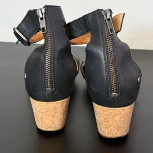 UGG Black Leather Wedge Sandals Womens 8.5 Zoe II Cork Ankle Strap 1102674 thumbnail 11