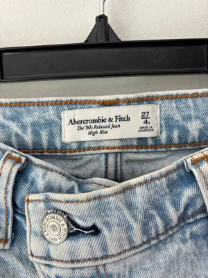 Abercrombie & Fitch the ‘90s Relaxed Jean High Rise Light Wash Crossover Waist thumbnail 3