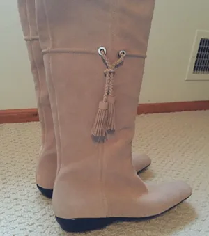 Great pair of suede boots. BNWT. Size 7.5 thumbnail 1