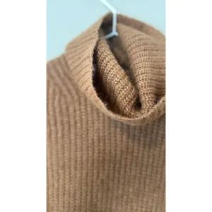 J.Crew Relaxed Turtleneck Sweater in Brushed Yarn Size Medium 2822 thumbnail 5