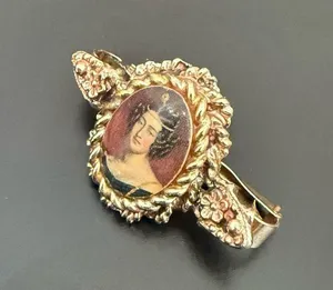 Vintage Unsigned Victorian Lady Portrait Cameo Scarf Clip 9g. thumbnail 4
