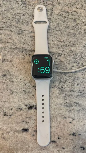 Apple Watch Series 4  thumbnail 1