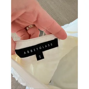 Abbey Glass Melody Bow Back Dress in white Size‎ Small thumbnail 4