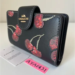 Coach Wallet thumbnail 1