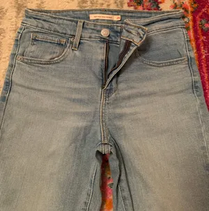 Levi's High Waisted Skinny Jeans thumbnail 3