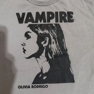 Olivia Rodrigo Vampire Graphic T-Shirt Size XL Gray Women GUTS Tour Merch thumbnail 2