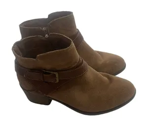 White‎ Mountain Women's Size 6.5 M Cow Suede Brown Ankle Booties Boots thumbnail 1