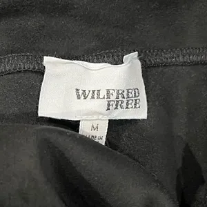Aritzia Wilfred Free Daria Suede Pant Charcoal Women’s Medium thumbnail 4